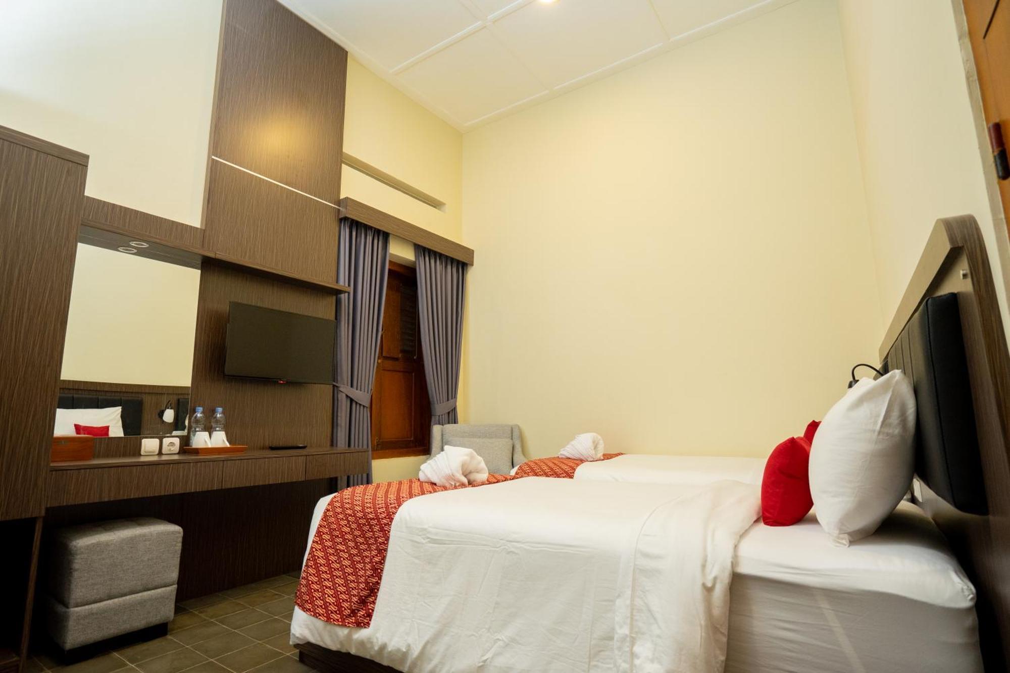Yuwono Hotel & Villa Malioboro Yogyakarta Exterior foto