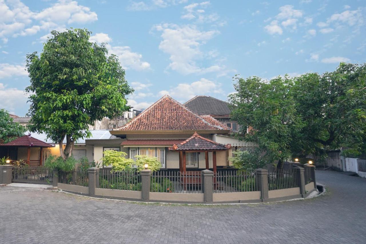 Yuwono Hotel & Villa Malioboro Yogyakarta Exterior foto